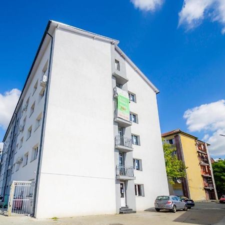 Nice Apartament Arad Exterior photo