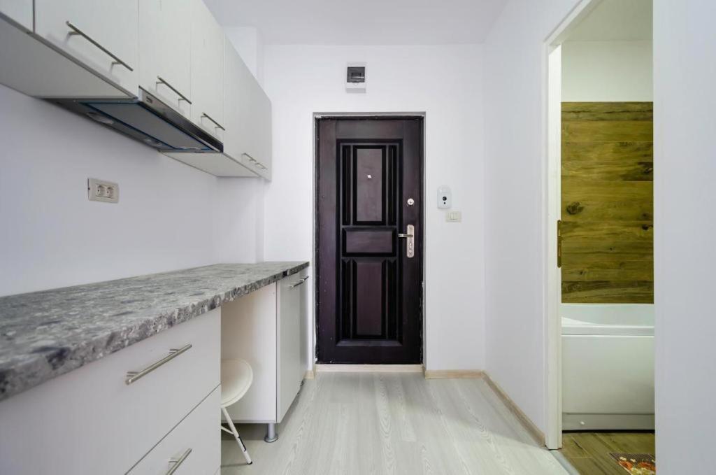 Nice Apartament Arad Exterior photo